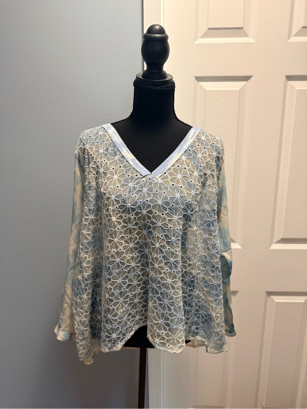ARATTA Silent Journey Lace Tie Dye Tunic Top Blue Ivory M NWT